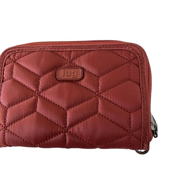 LUG Rodeo RFID Quilted Wristlet Zip Around Small Wallet in Rosewood Red NWT - Picture 3 of 9